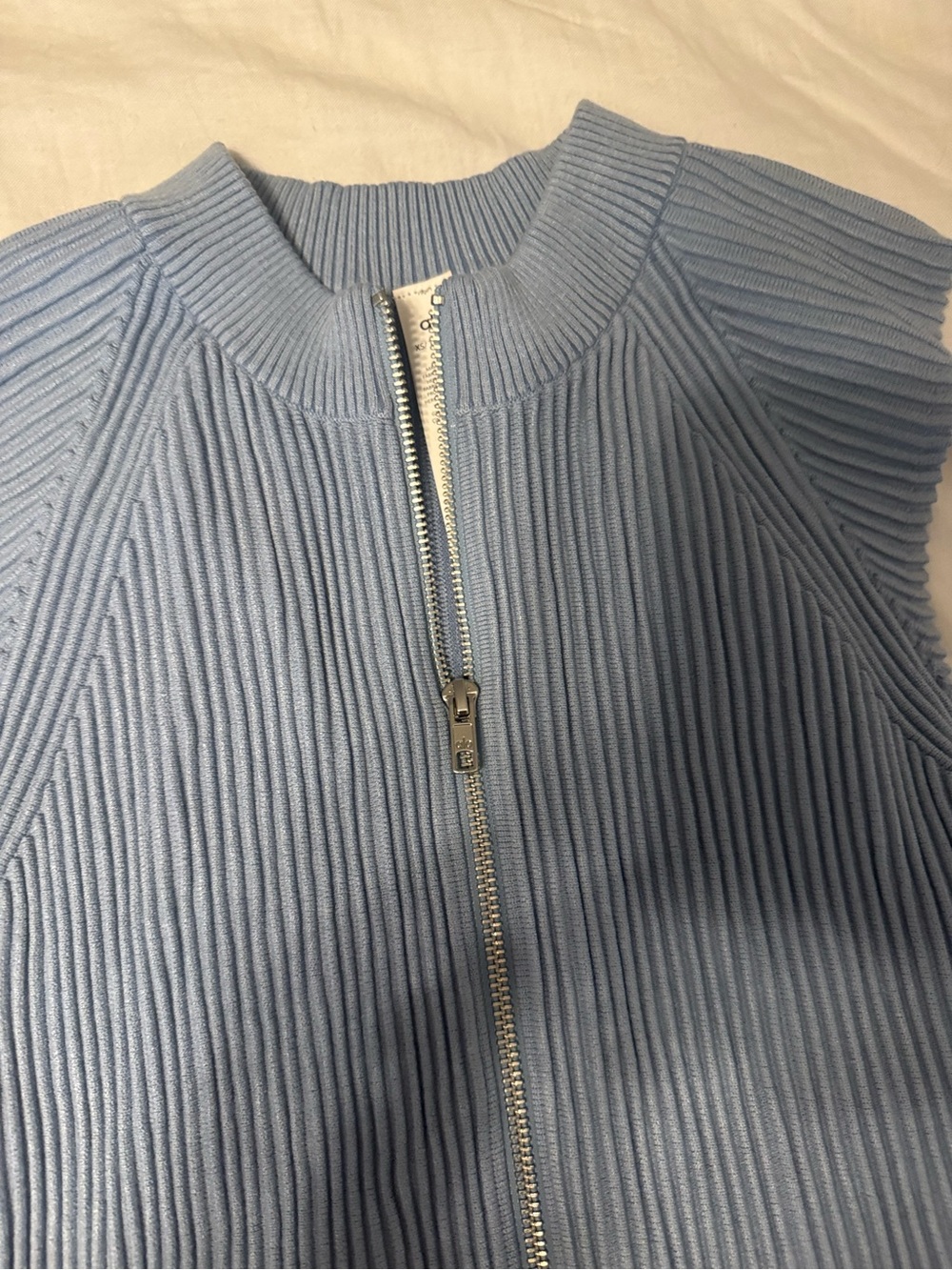 ALO Yoga Tank Top - Picture 2 of 5